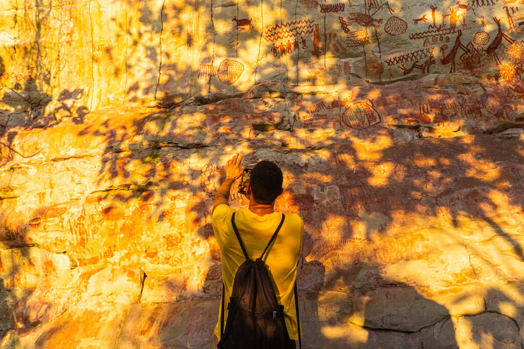 Petroglifos y pinturas rupestres en Guaviare